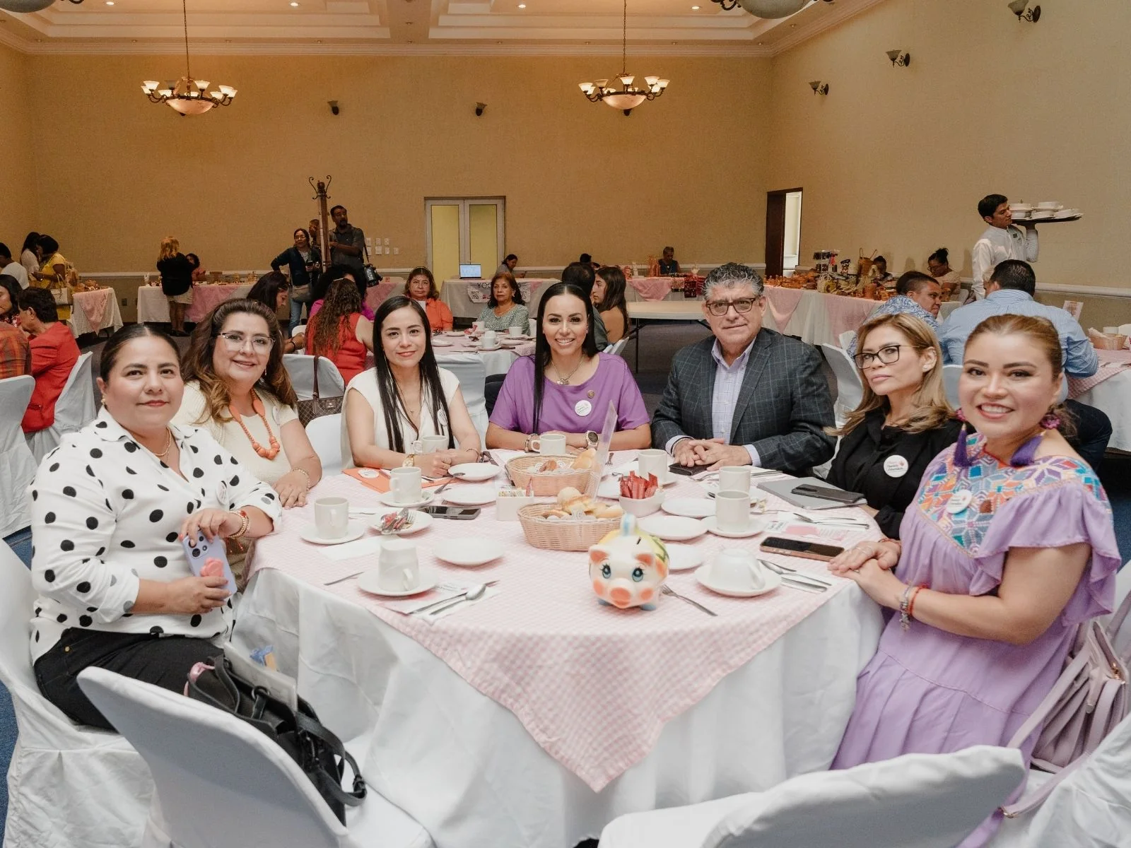 Desayuno con Causa de Mujer Nunca Permitas A.C.